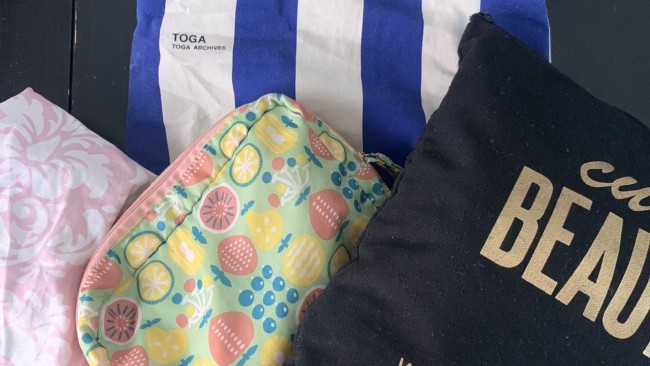 《ママバッグの中身見せます》3歳息子とのおさんぽ必需品! オムツ、おやつ、おもちゃはどれくらい?