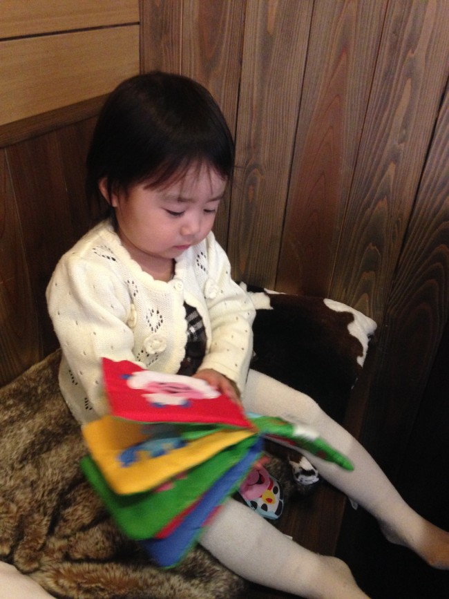 絵本の貸し出しも。娘も大満足です♡