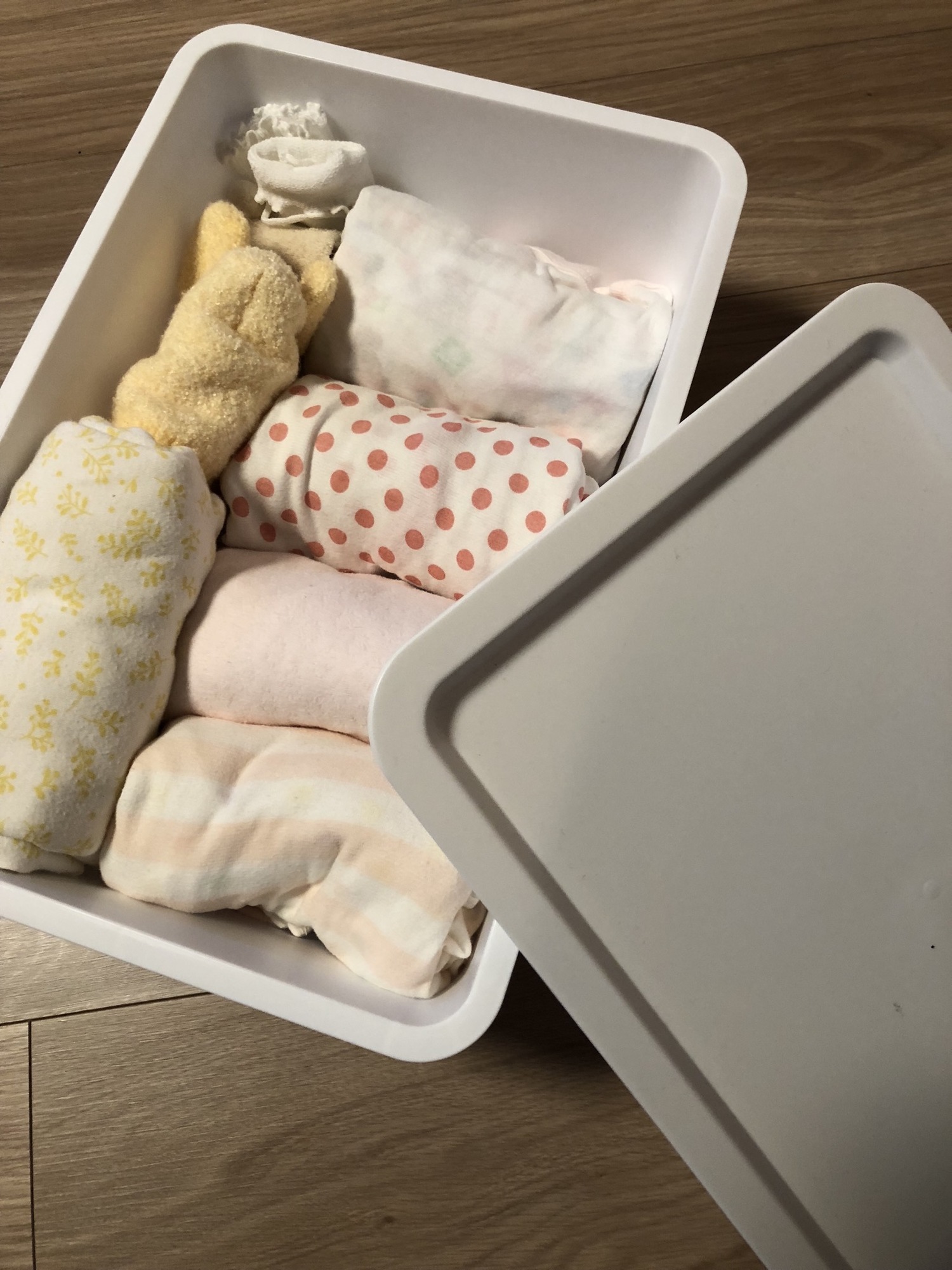 オムツ 哺乳瓶 洋服 小物 赤ちゃんグッズの収納ってどうしてる 賢いママの収納術 代官山スタイル By Blossom39 オムツ 哺乳瓶 洋服 小物 赤ちゃんグッズの収納ってどうしてる 賢いママの収納術 代官山スタイル By Blossom39