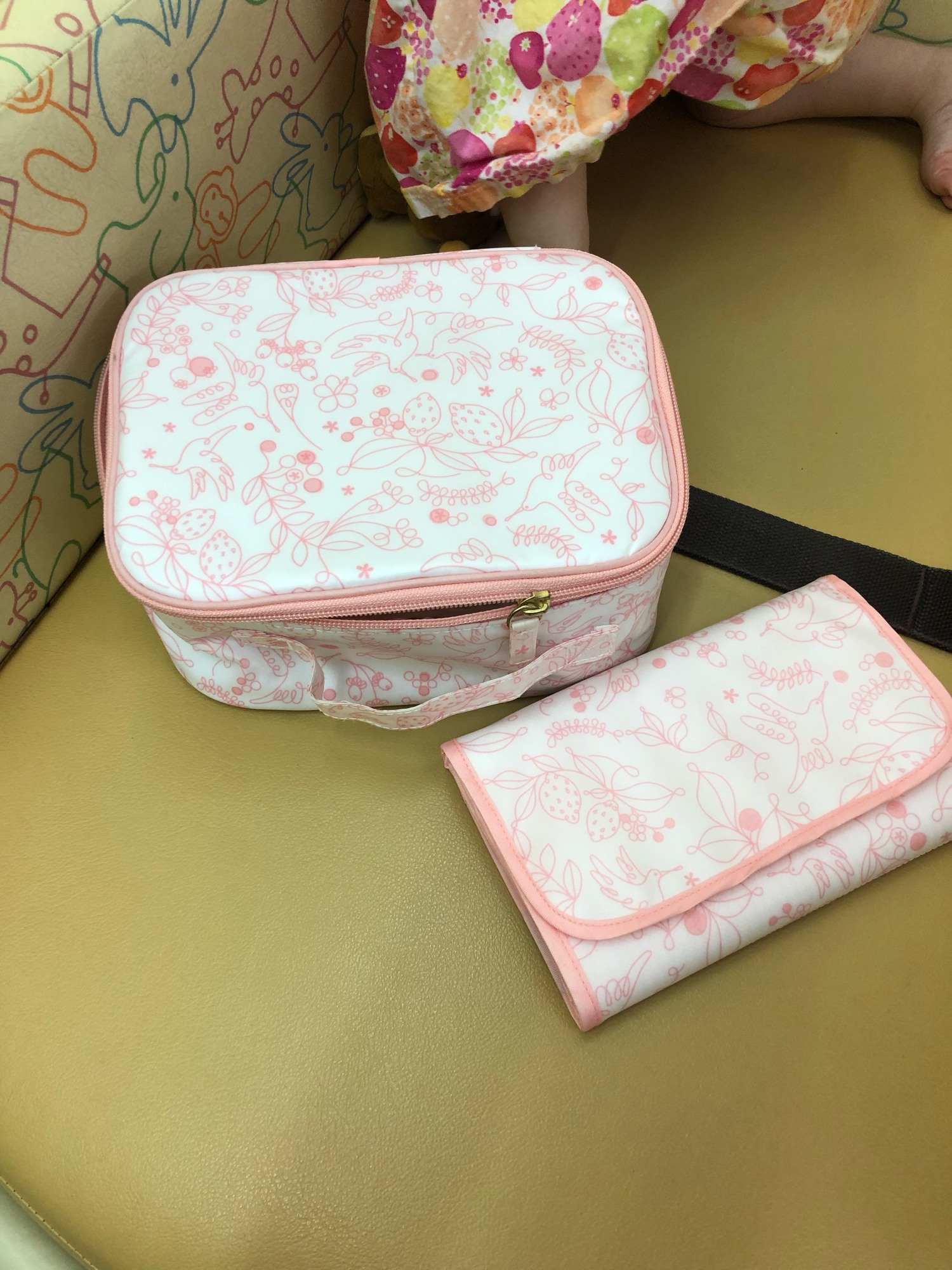 どんなものを使っている ママのテンションが上がる 可愛いおむつポーチ見つけた 代官山スタイル By Blossom39