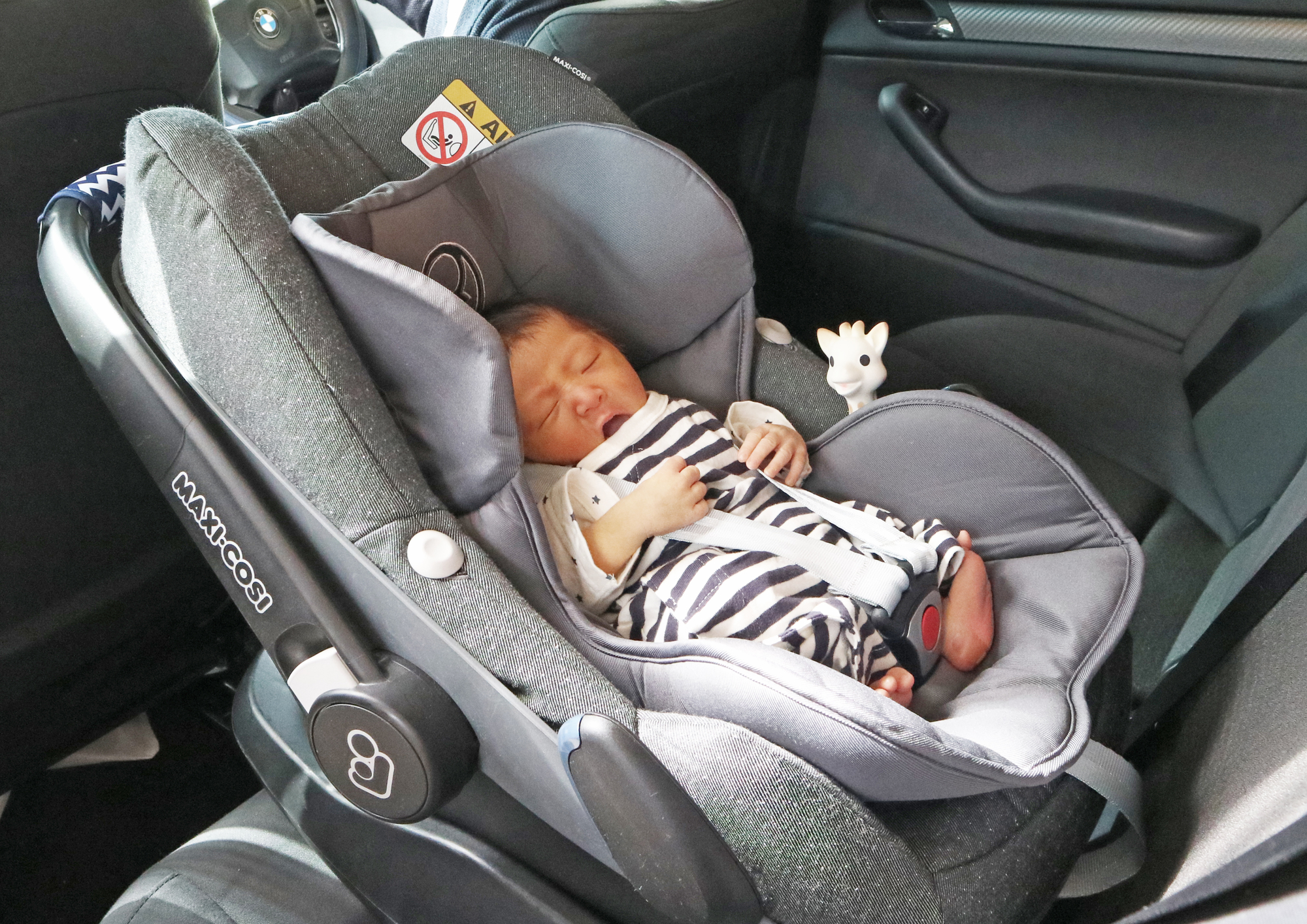 新生児 チャイルドシート チャイルドシートに新生児を乗せる時に気を付ける4つの事